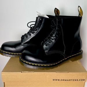Mens NWT Doc Marten Dr. Marten combat boot 1460